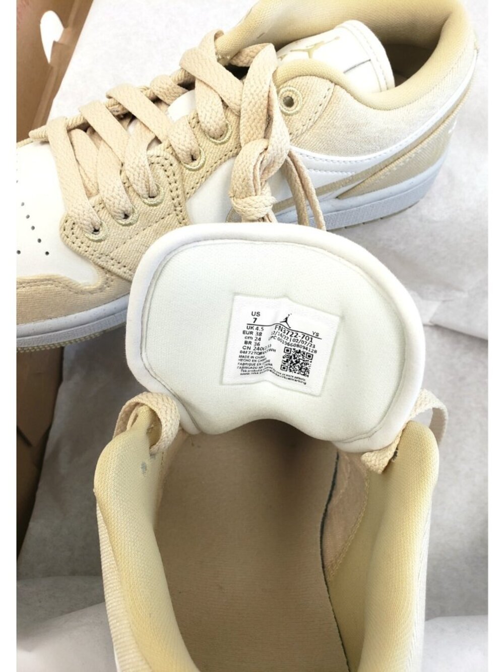Nike Women's Air Jordan 1 Low Top SE Sneaker Shoes Team Gold FN3722-701 Size 7 - Picture 3 of 5